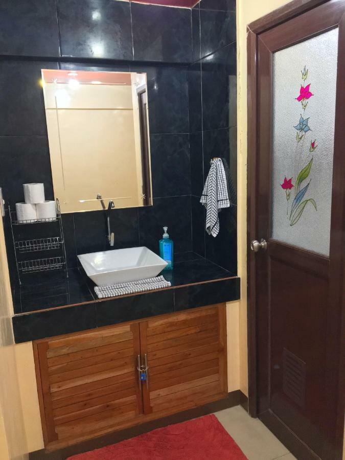 푸에르토프린세사 Fully Ac 3Br House For 8Pax Near Airport And Sm With 100Mbps Wifi 빌라 외부 사진